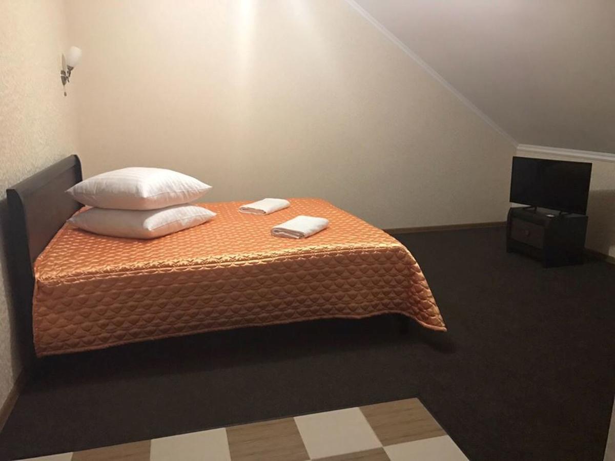 Veles Hotel Brovari Kültér fotó