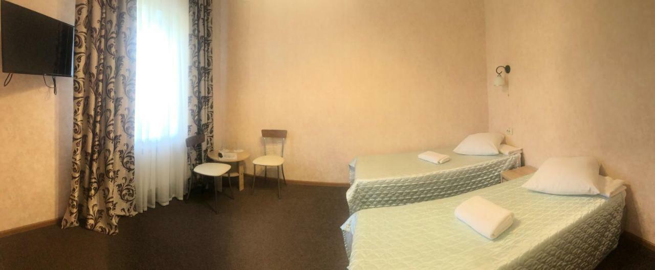 Veles Hotel Brovari Kültér fotó