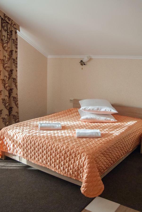 Veles Hotel Brovari Kültér fotó
