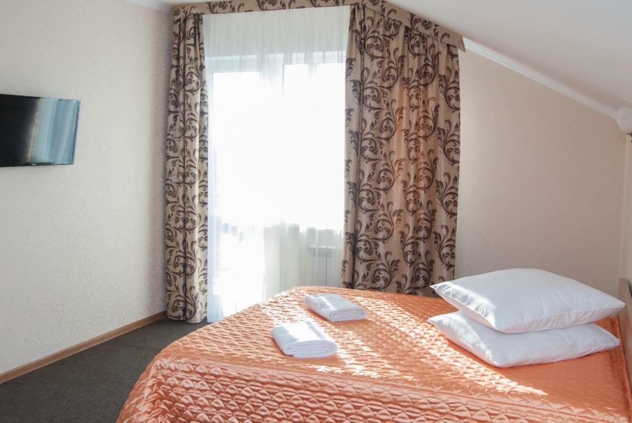 Veles Hotel Brovari Kültér fotó
