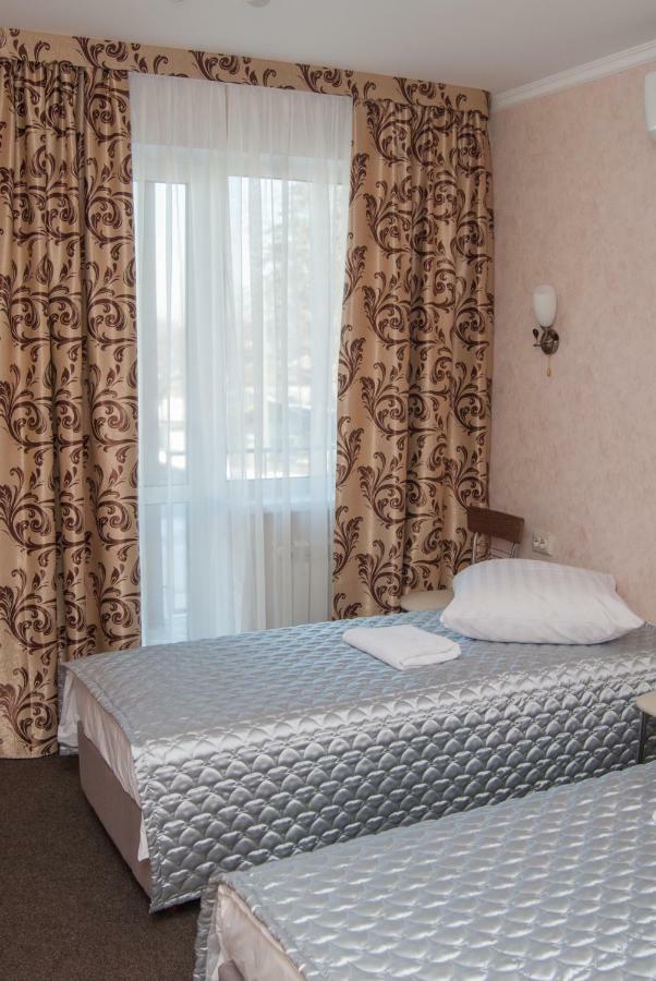 Veles Hotel Brovari Kültér fotó