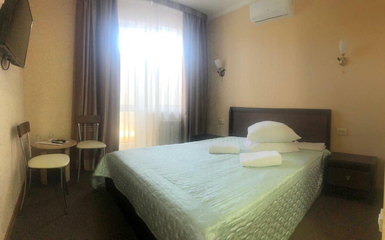 Veles Hotel Brovari Kültér fotó