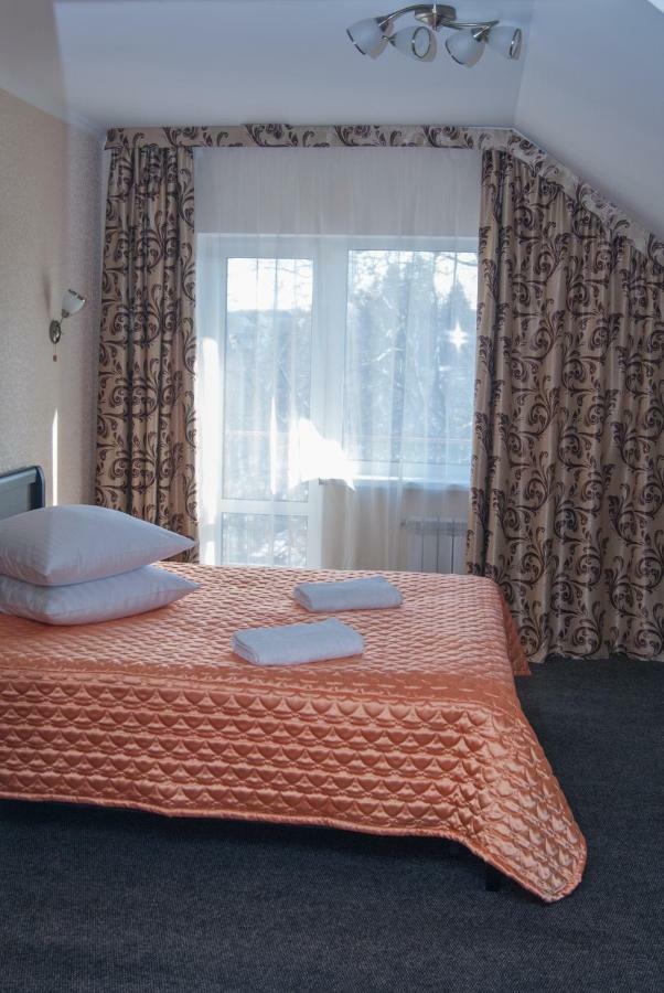 Veles Hotel Brovari Kültér fotó