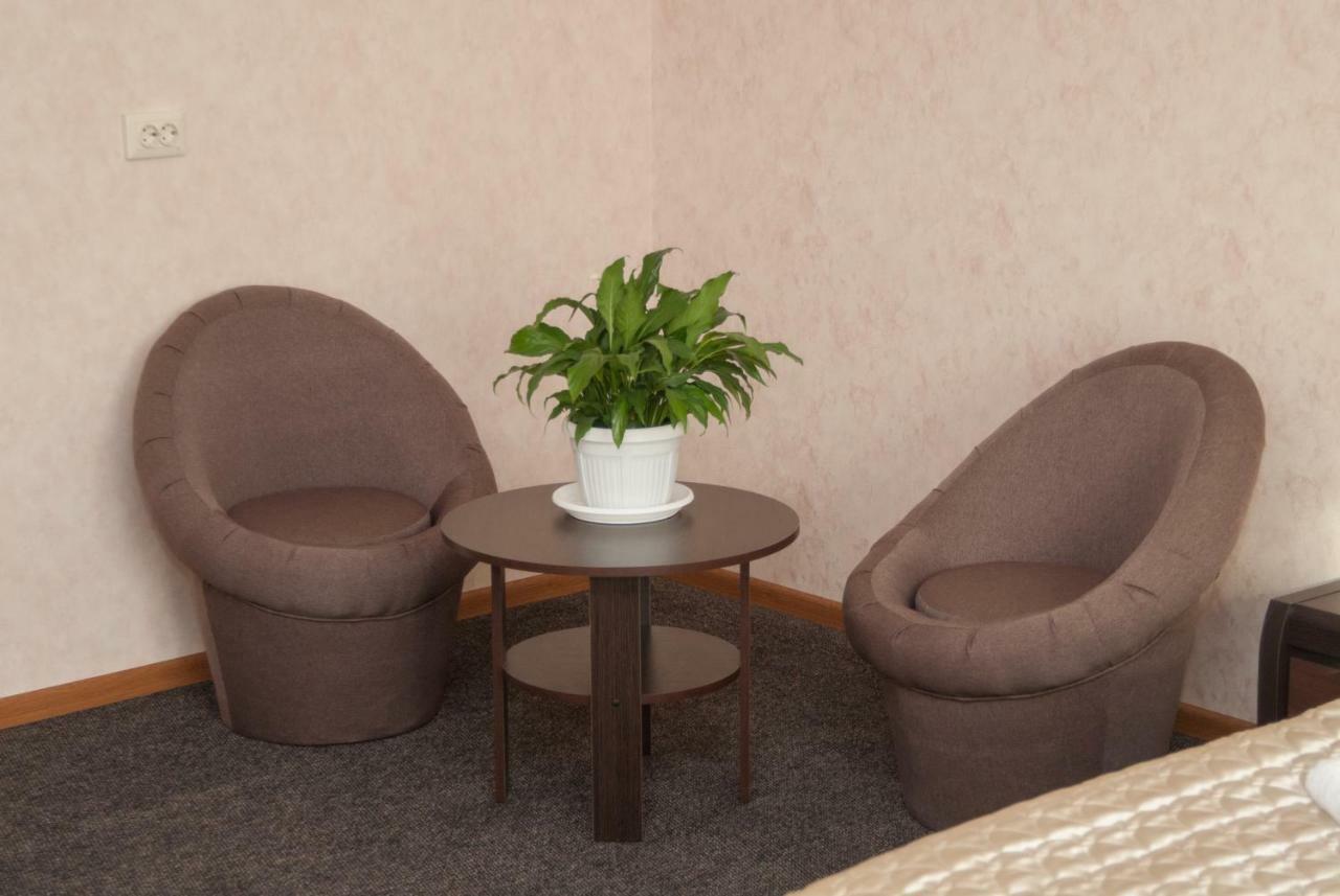 Veles Hotel Brovari Kültér fotó