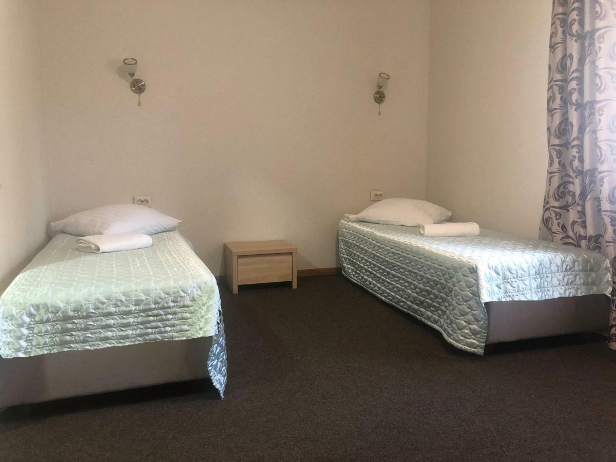 Veles Hotel Brovari Kültér fotó