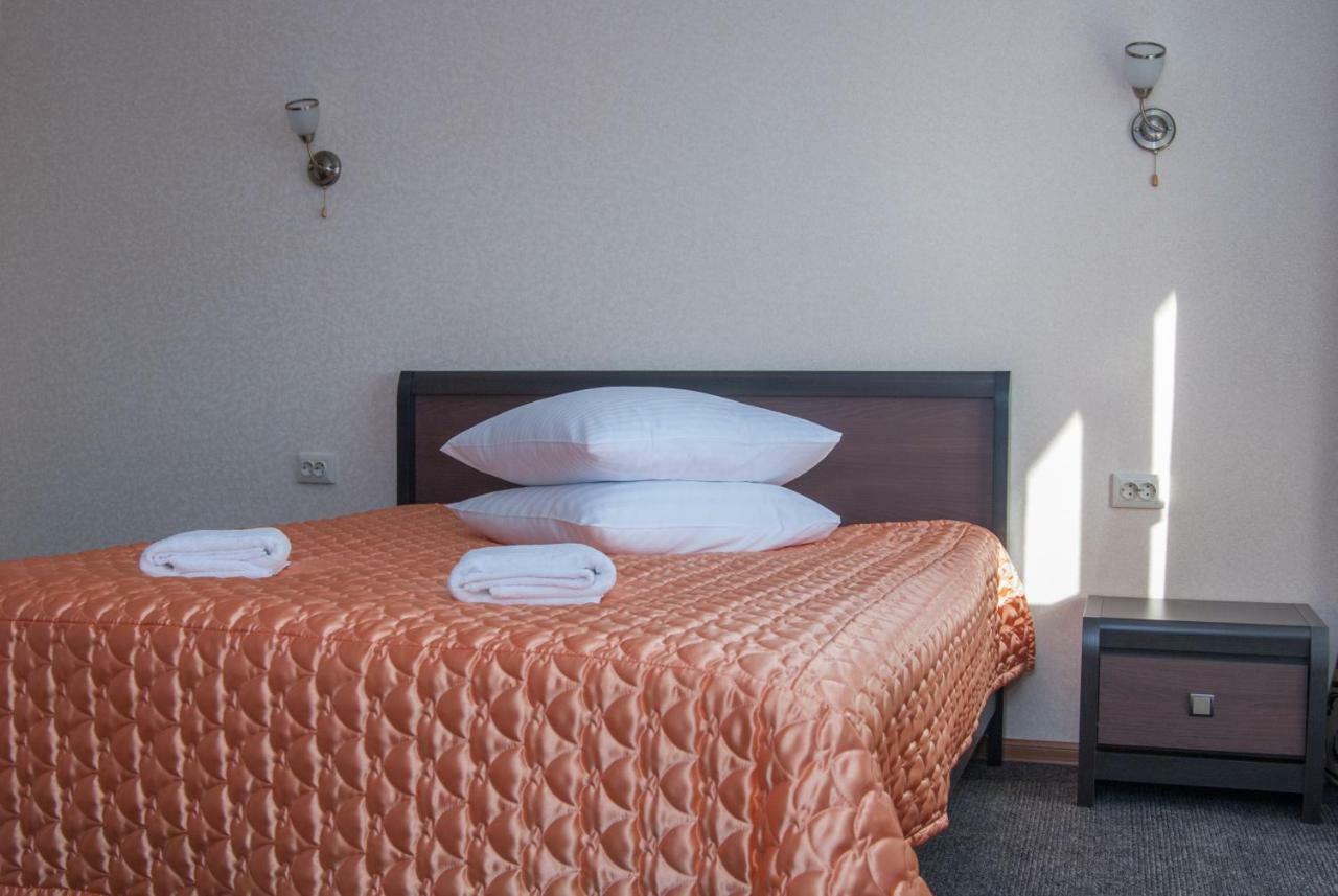 Veles Hotel Brovari Kültér fotó